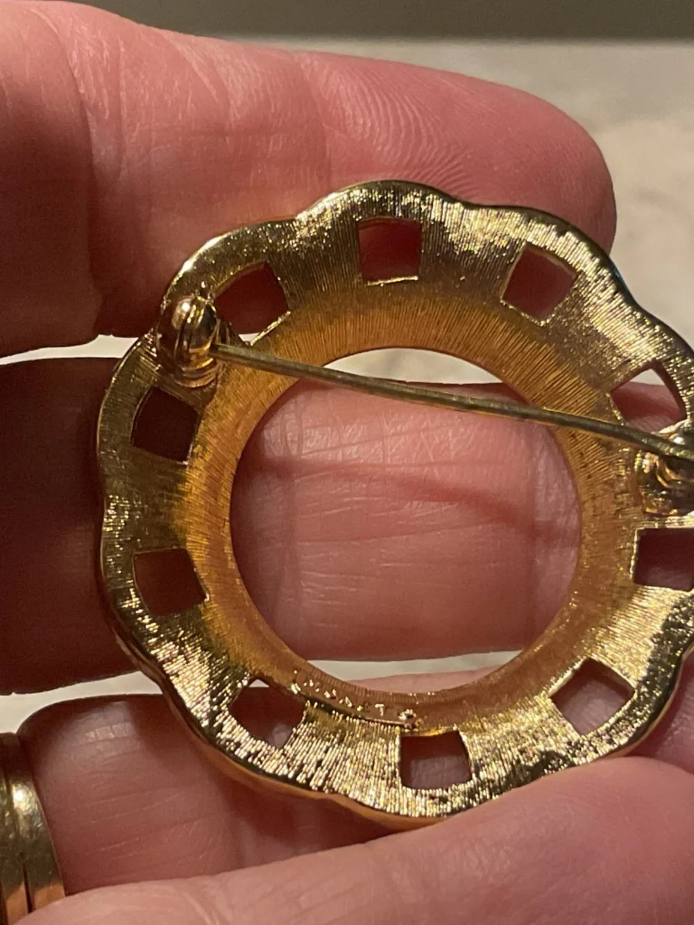 Monet Brooch Wreath Goldtone Vintage 1.5” diameter